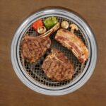 Costway Carrello per barbecue con forno smontabile griglie e teglie in metallo, Carrello cucina da esterno carrellino con ruote - immagine 4