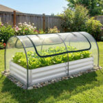 Costway Letto da giardino rialzato zincato con copertura 2 porte a rullo, Serra da esterno per coltivazione di erbe aromatiche verdure Verde - immagine 2