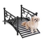 Costway Ponte da giardino in metallo con ringhiere di sicureza e decorazioni floreali, Ponticello resistente portata 150 kg 101,5 x 45 x 43,5 cm - immagine 5