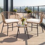 Costway Salotto da esterno in pe rattan con piano in vetro temperato, Set mobile da giardino a 3 pezzi 2 poltrone con cuscini imbottiti - immagine 2