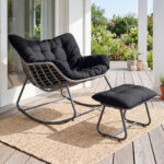 Costway Sedia a dondolo in rattan da interno ed esterno portata 150 kg, Poltrona a dondolo con poggiapiedi e cuscini rimovibili Nero - immagine 4