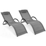 Costway Sedia a sdraio da esterno con poggiatesta rimovibile, Lettino prendisole da spiaggia con struttura curva ergonomica portata 160 kg 2 Pezzi Grigio