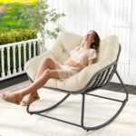 Costway Sedia per relax in rattan per interno con struttura in metallo robusto, Sedia a dondolo da esterno Beige - immagine 3