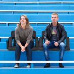 Costway Sedile da stadio pieghevole regolabile 6 posizioni braccioli, Sedia portatile tasche e portabicchieri per sport e barca - immagine 2