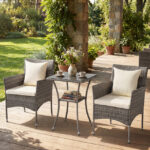 Costway Set da bistrò esterno 3 pezzi con 2 sedie in rattan e tavolo vetro temperato, Arredamento patio per giardino veranda e bordo piscina Beige - immagine 4