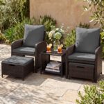 Costway Salotto da esterno 5 pezzi rattan tavolino vetro 2poltrone+2pouf cuscini morbidi, Set giardino terrazzo balcone piscina Grigio - immagine 3