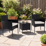 Costway Set mobili da giardino 3 pezzi in rattan con tavolino vetro temperato e 2 poltrone, Arredamento esterno per patio balcone e piscina Beige - immagine 3