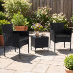 Costway Set mobili da giardino 3 pezzi in rattan con tavolino vetro temperato e 2 poltrone, Arredamento esterno per patio balcone e piscina Nero - immagine 3