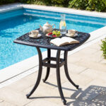 Costway Tavolino laterale da esterno in alluminio fuso antiruggine resistente alle intemperie, Tavolo quadrato da giardino con foro per ombrellone Nero - immagine 4