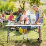 Costway Tavolo pieghevole da 152 cm per 4-6 persone per campeggio BBQ feste, Tavolo da pranzo per interni ed esterni Bianco - immagine 2