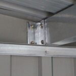 Costway Casetta da giardino per gli utensili 213x130x173cm in lamiera d'acciaio Grigio - immagine 9