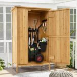 Costway Ripostiglio da giardino in legno di abete con tetto in asfalto e 3 ripiani, Organizer per attrezzi da esterno per giardino Naturale - immagine 4