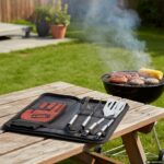 GUSTO CASA - Valigetta Set Barbecue 4 Pezzi in Acciaio Inox con Guanto Termico - immagine 2